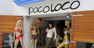 Carmen Diaz vor Ihrem Bikini-Shop Poco Loco Ibiza