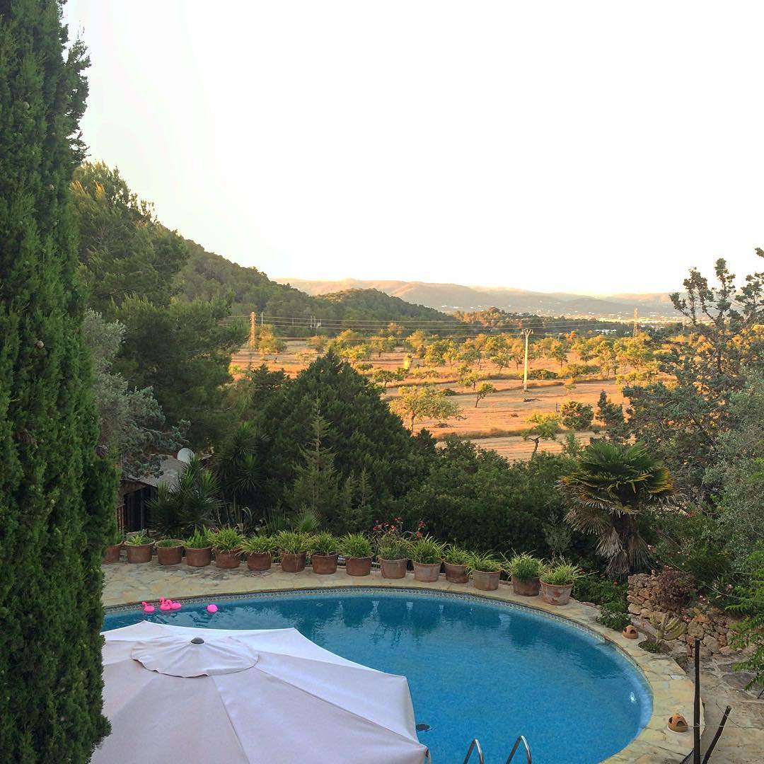 Jump from the rooftoop into the pool 🏖 #pool #splash #jump #fun #rooftop #nature #ibiza #ibizanature #tree #outdoor #ibiza2017 #santagusti #holiday #friday #ibz #igersibiza #spain #ibizadiary, San Augustin Ibiza