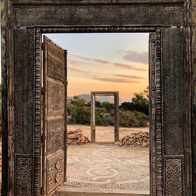 Wonderful shot of this magic place!! It seems like @marcobaileyofficial is not only a great dj but also a phanatastic photographer 😋 #ibiza #marcobailey #instapic 😎 @ibizatraveldiary #ibiza2018 #magic #baleares #travelblogger #dj #djlife #repost #ibizadiary, Can Soleil